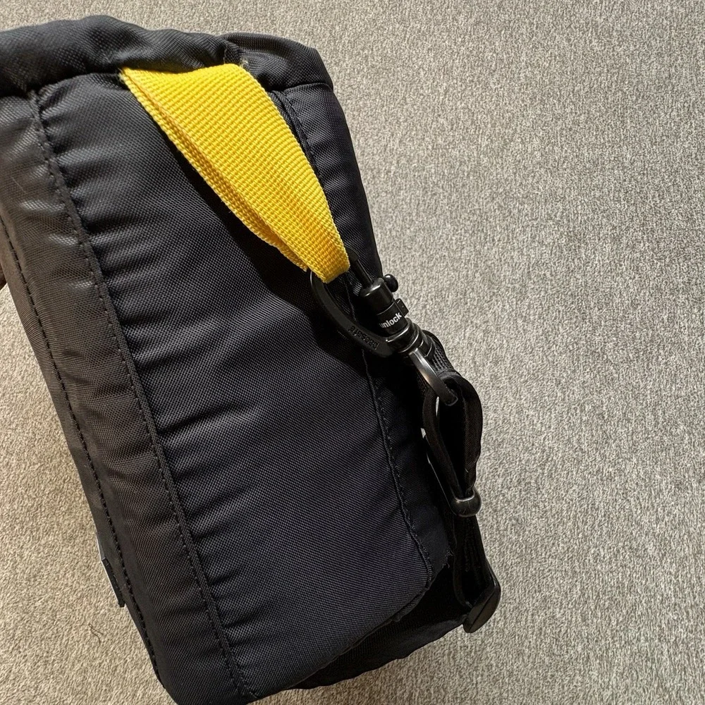 Mountainsmith‎ Camera Bag Black Shoulder Case w/ Divider Inserts